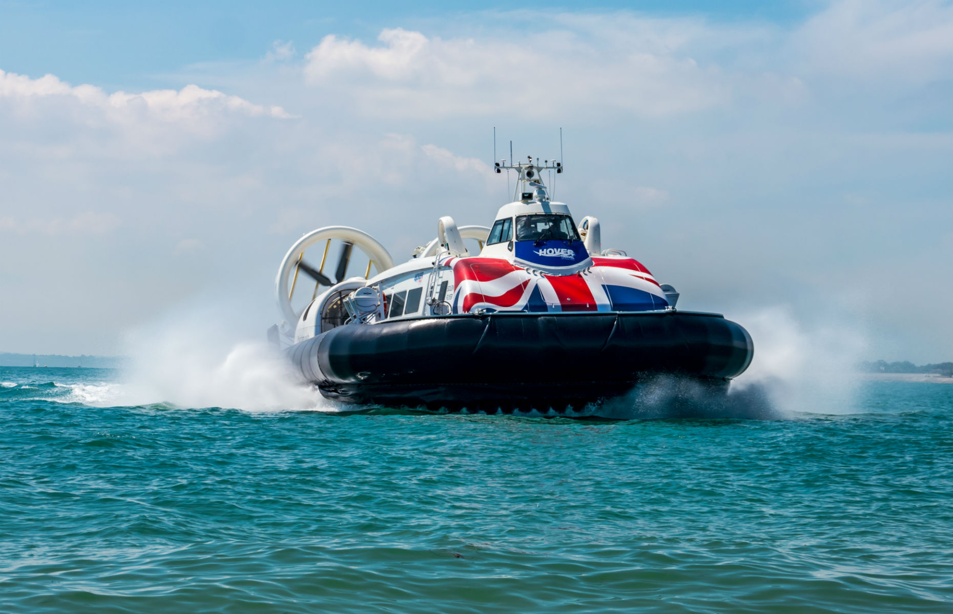 Solent hovercraft connecting Portsmouth and the Isle of Wight (Image: Simev/Shutterstock)