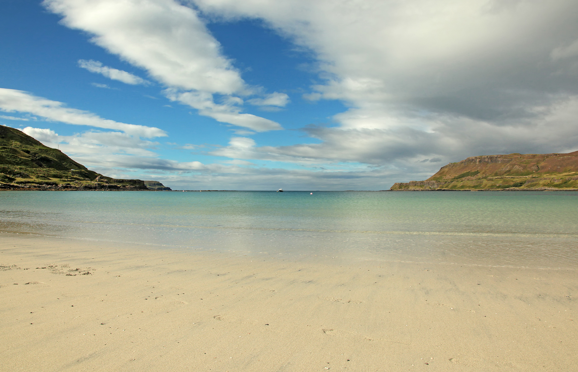 Calgary Beach (Image: trotalo/Shutterstock)