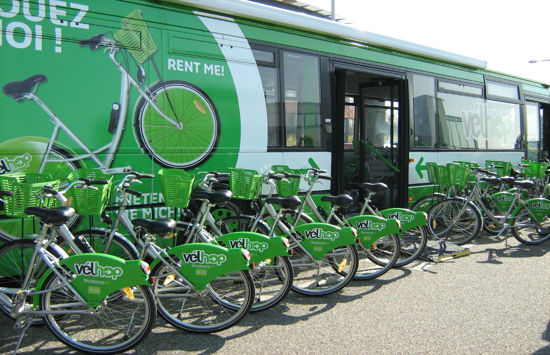 Velhop bikes lined up (Image: Velhop Strasbourg/Facebook)