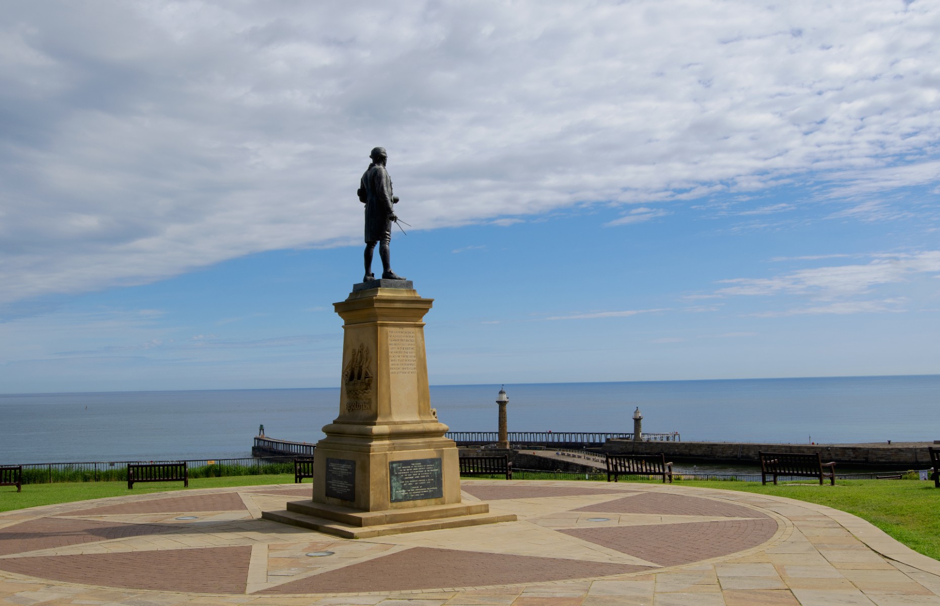 Captain Cook statue (Image: Peter is Shaw 1991/Shutterstock)