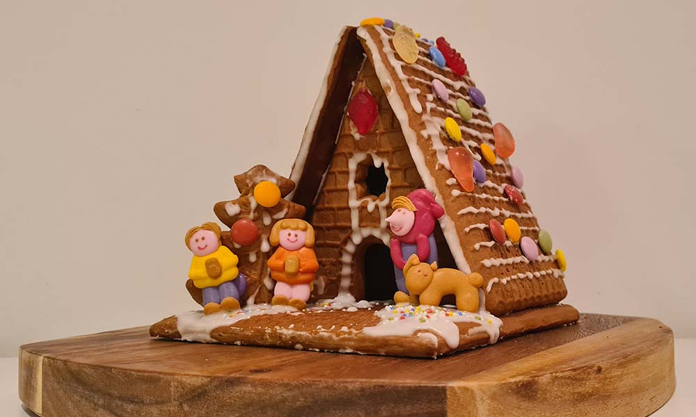 Lakeland gingerbread house finished 2021