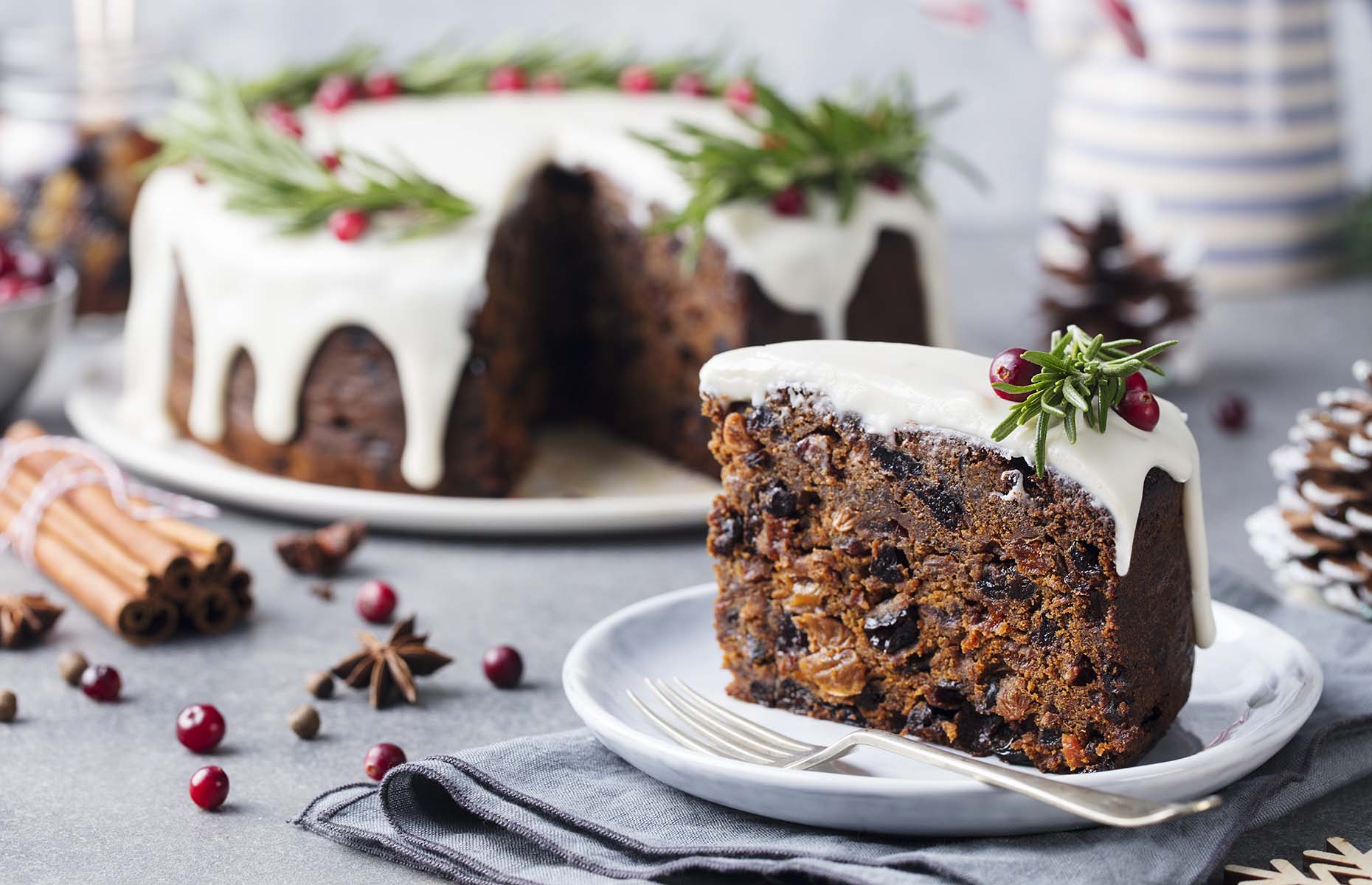 Christmas cake (Image: Anna_Pustynnikova/Shutterstock)