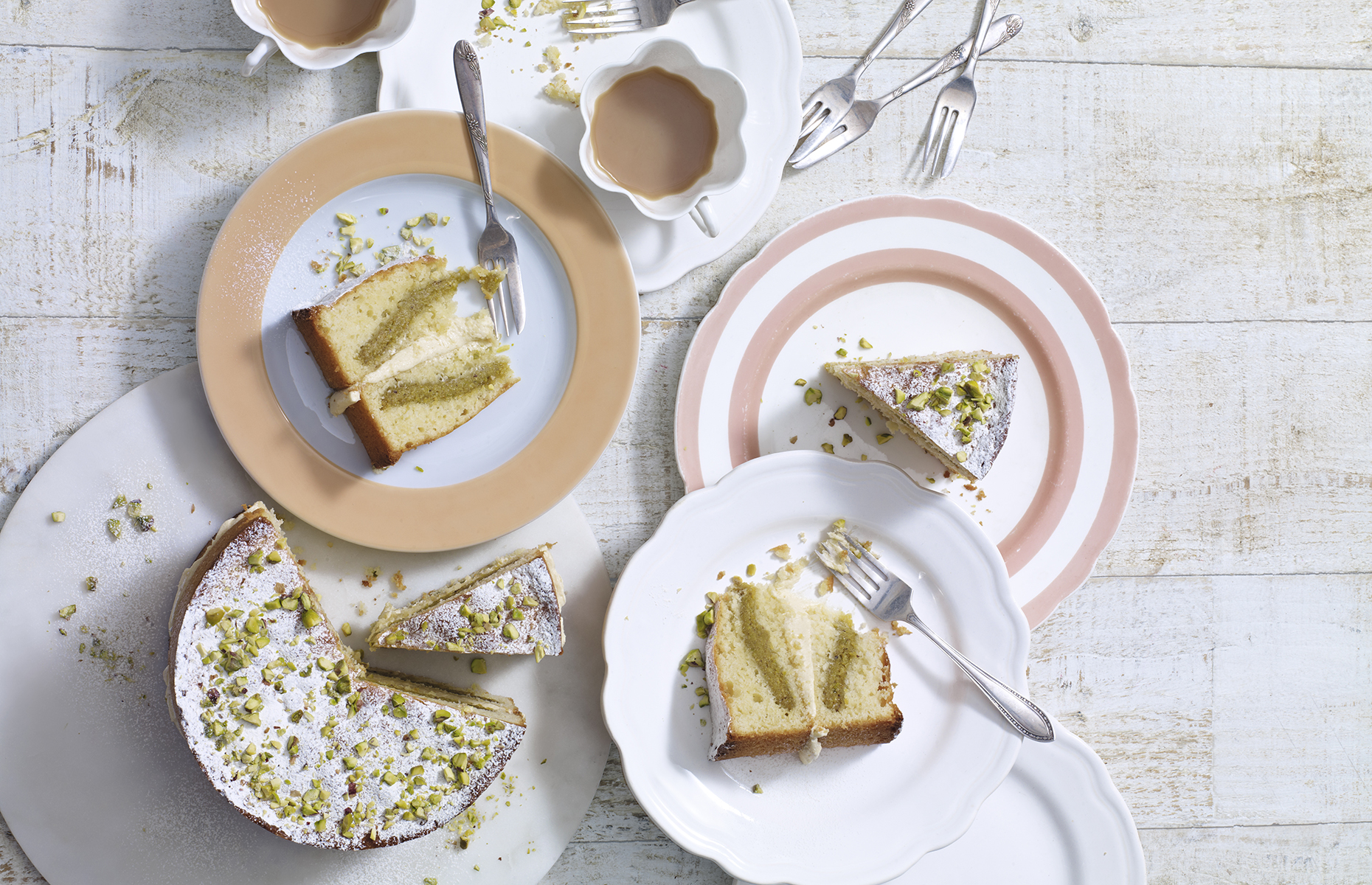 Lemon and pistachio cake