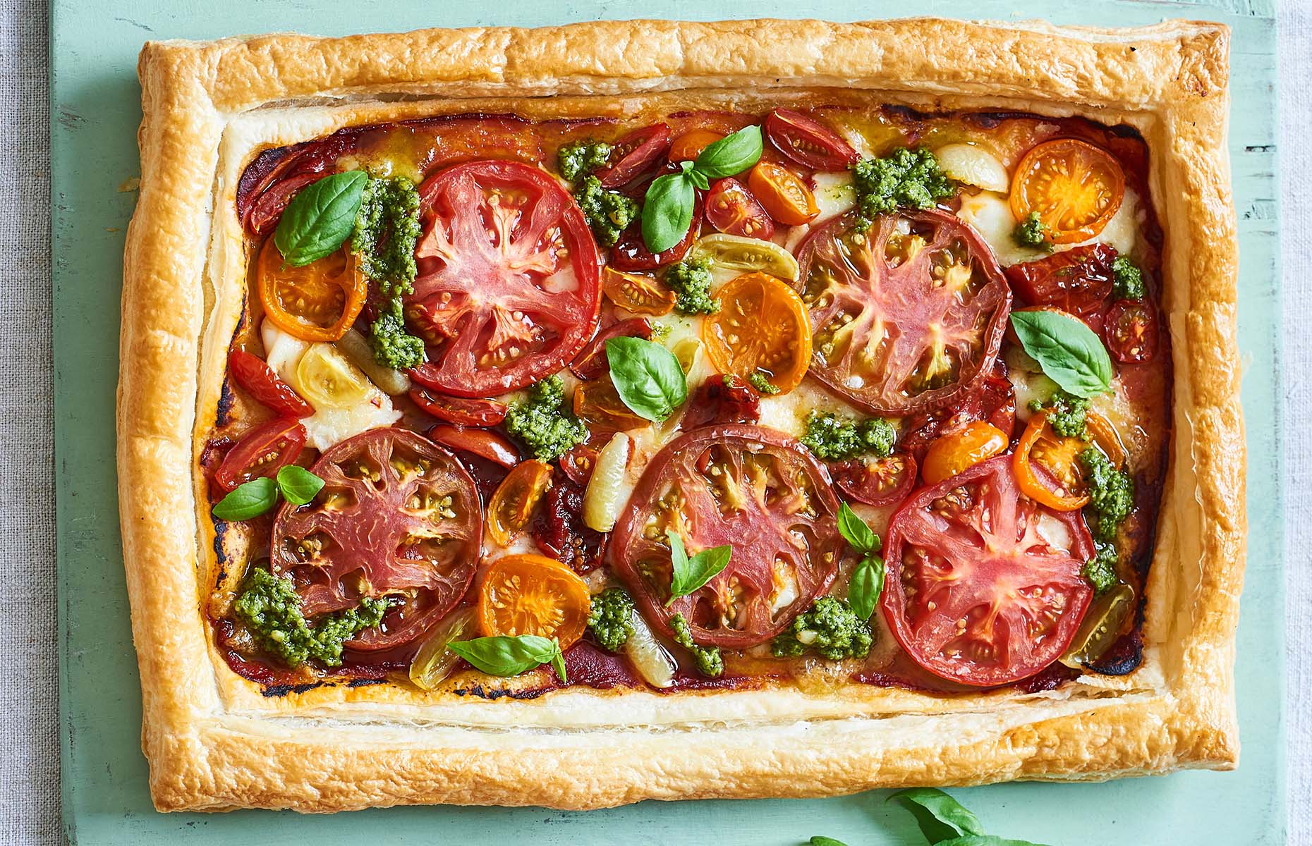 Tomato, Gouda and pesto tart