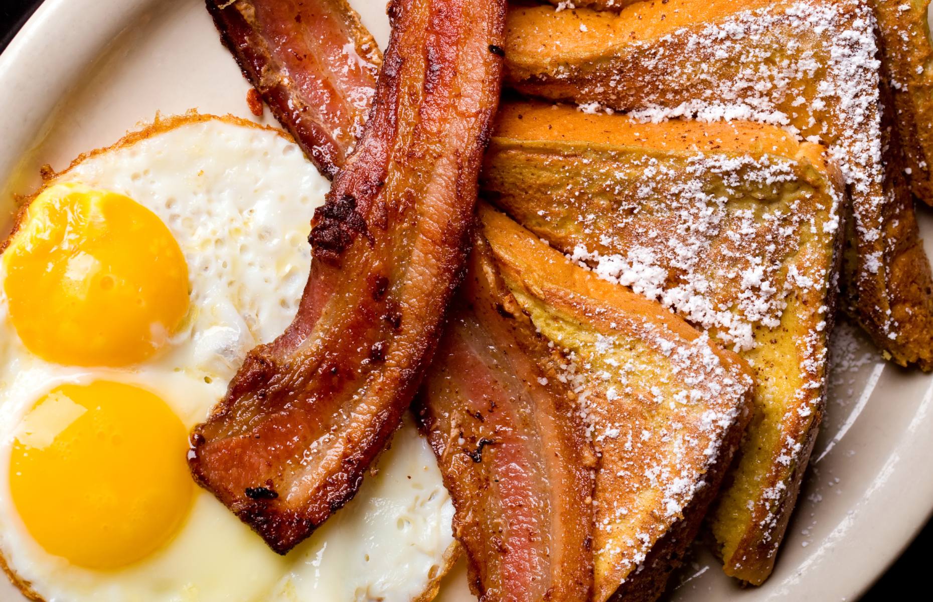 NYC diner breakfast (Image: MPH Photos/Shutterstock)