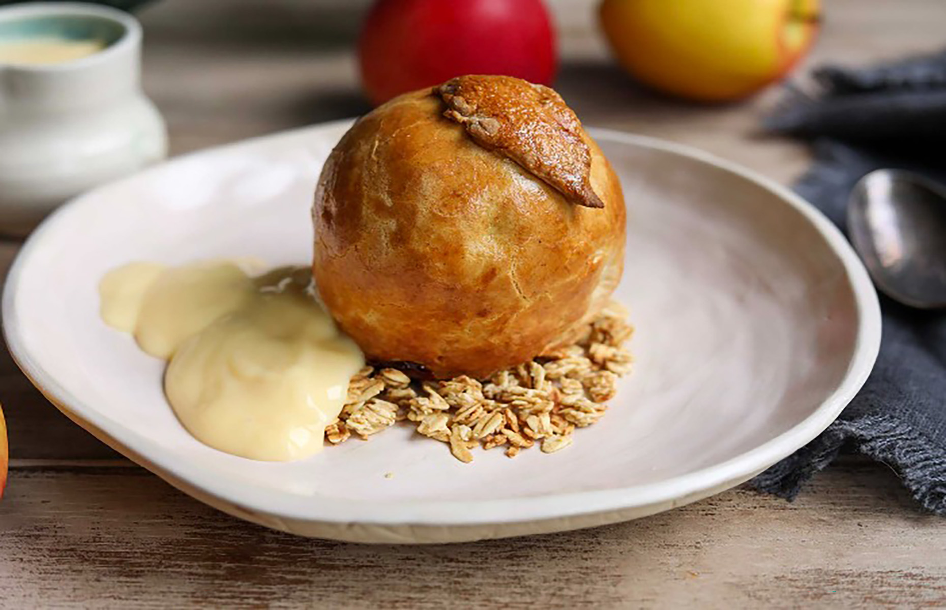 Mark Aisthorpe's baked apple pie with custard (Image: JAZZ Apples)