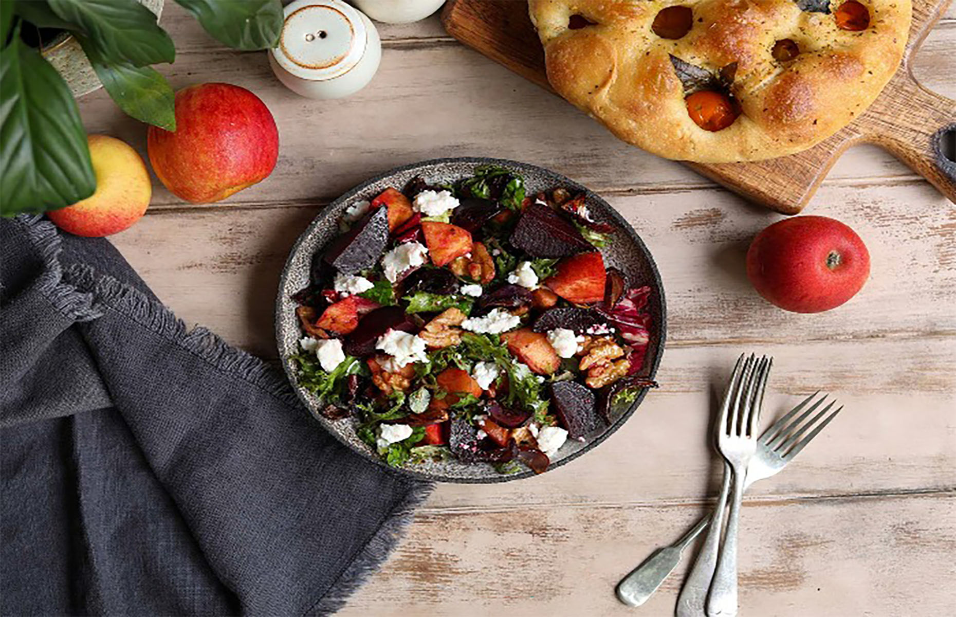 Mark Aisthorpe's salt-baked beetroot, apple and goat cheese salad (Image: JAZZ Apples)