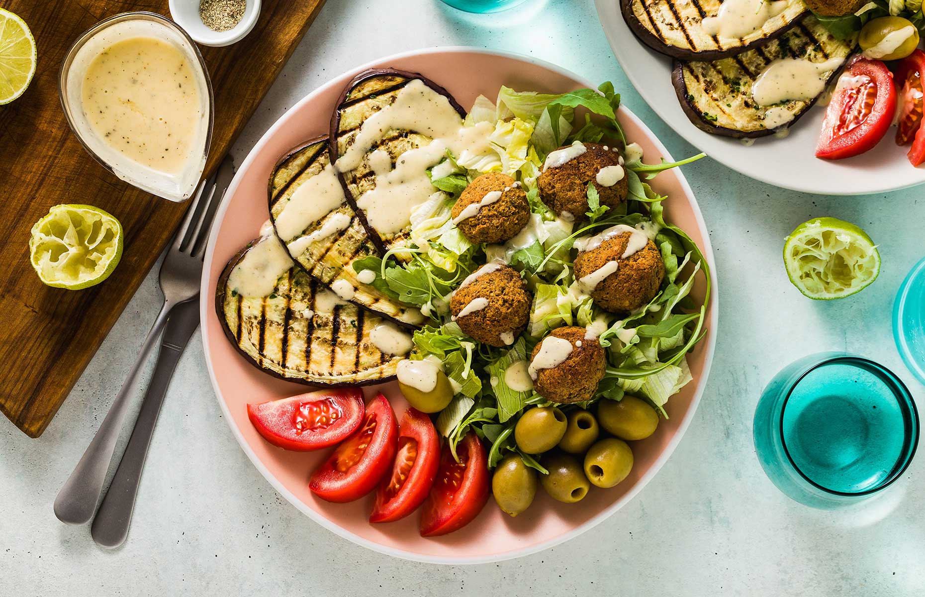 Salad with tahini dressing 