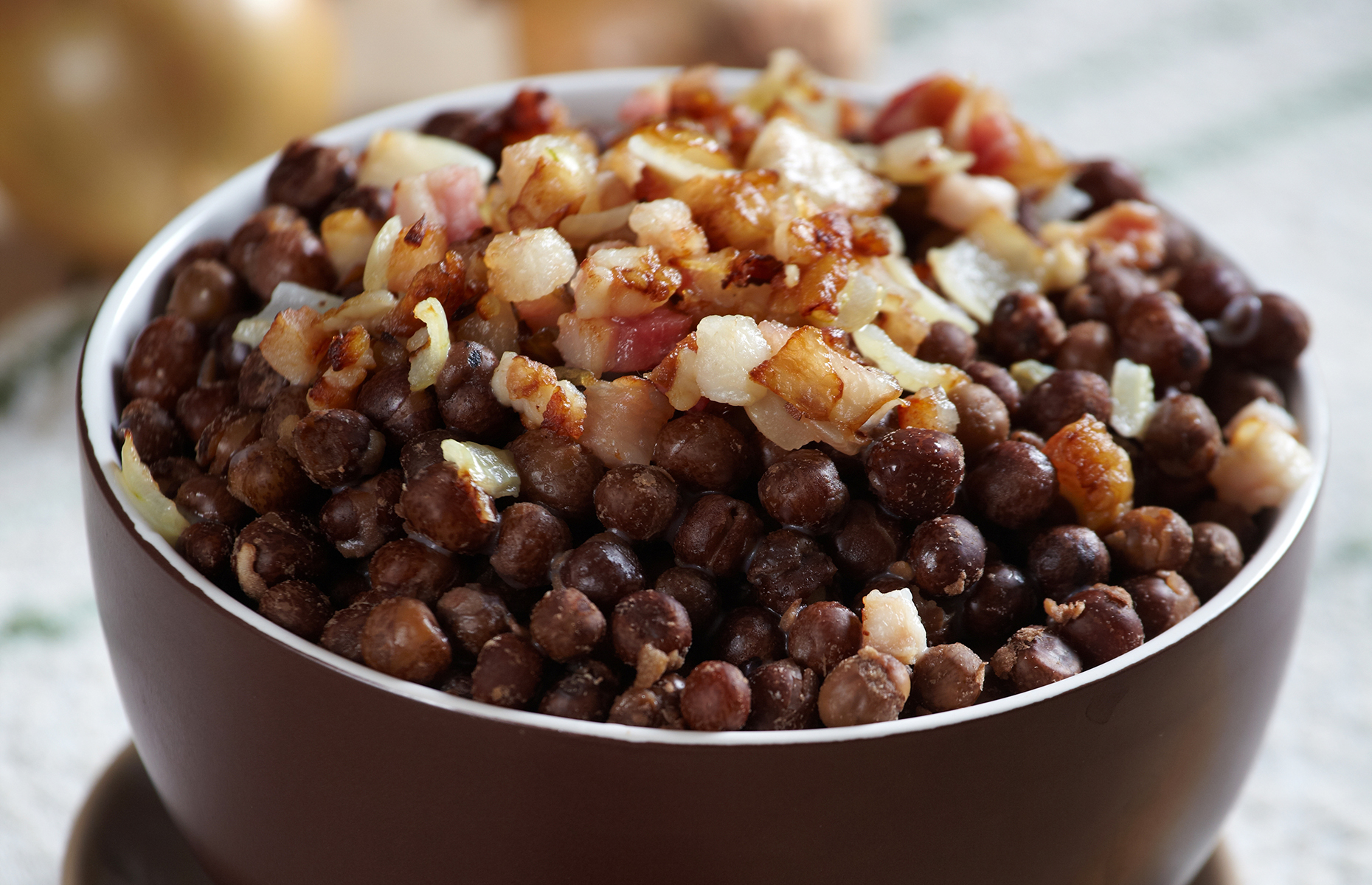 Grey peas with speck (Image: MaraZe/Shutterstock)