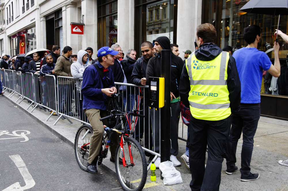 Black Friday queues (Image: Shutterstock)