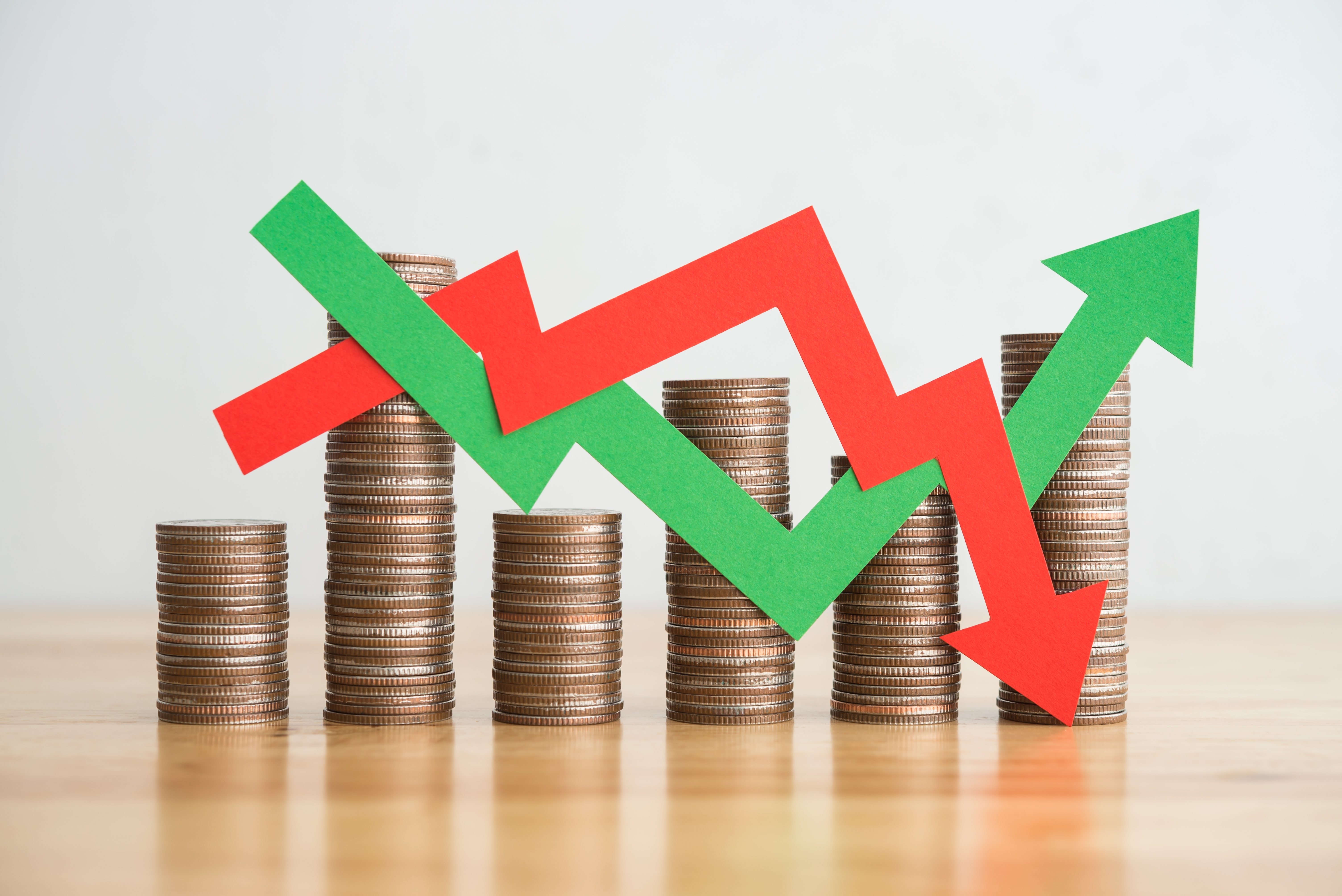 Investing up or down (Image: Pla2na - Shutterstock)