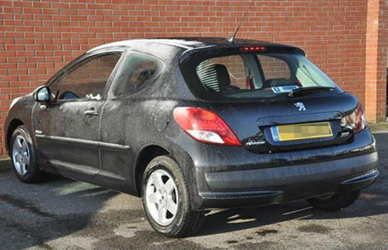 A particularly bad car image on Auto Trader (image: Auto Trader)