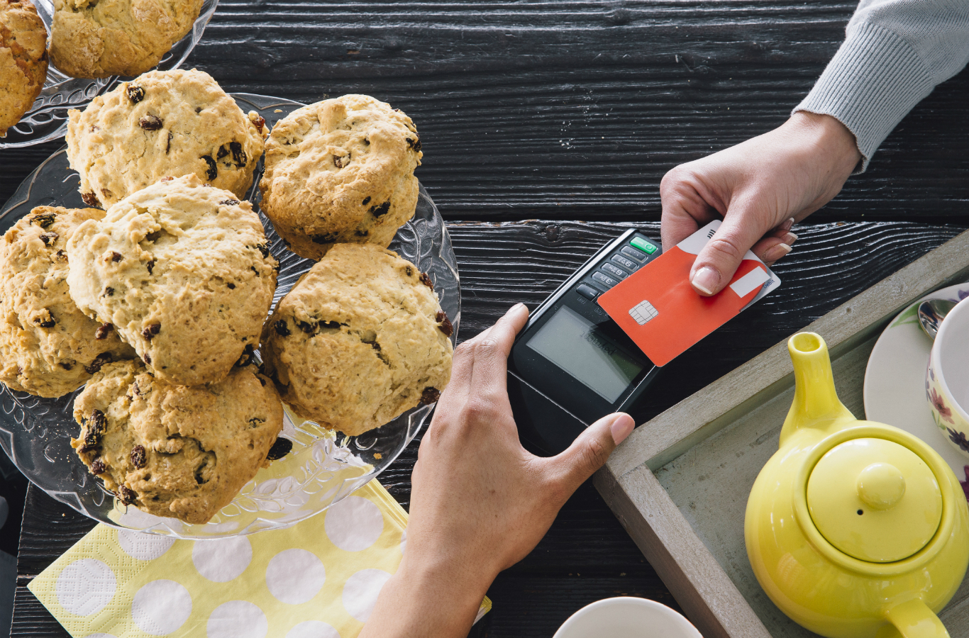 Contactless card payments (Image: Shutterstock)