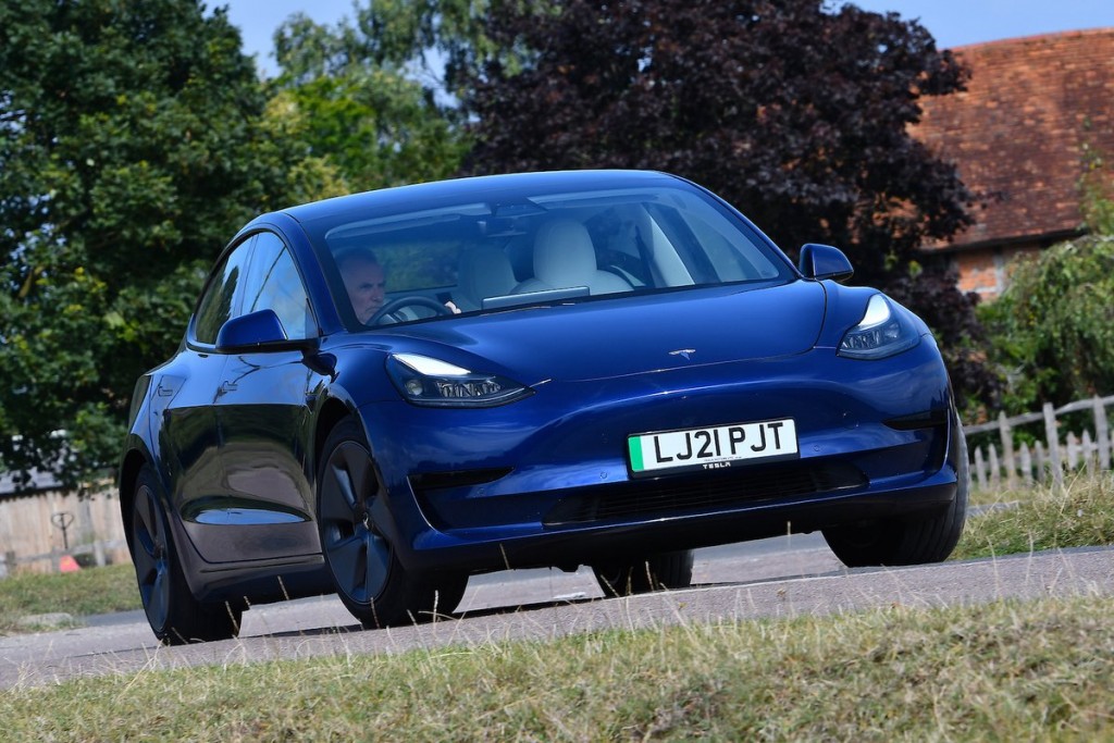 Tesla Model 3 (Image: Move Electric)