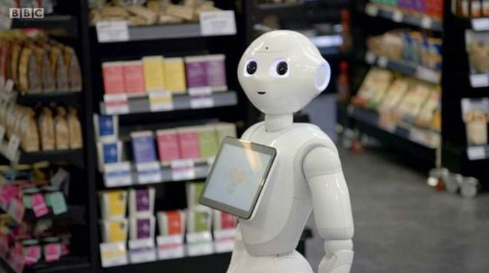 Fabio, the UK's first robot shop assistant (Image: BBC)