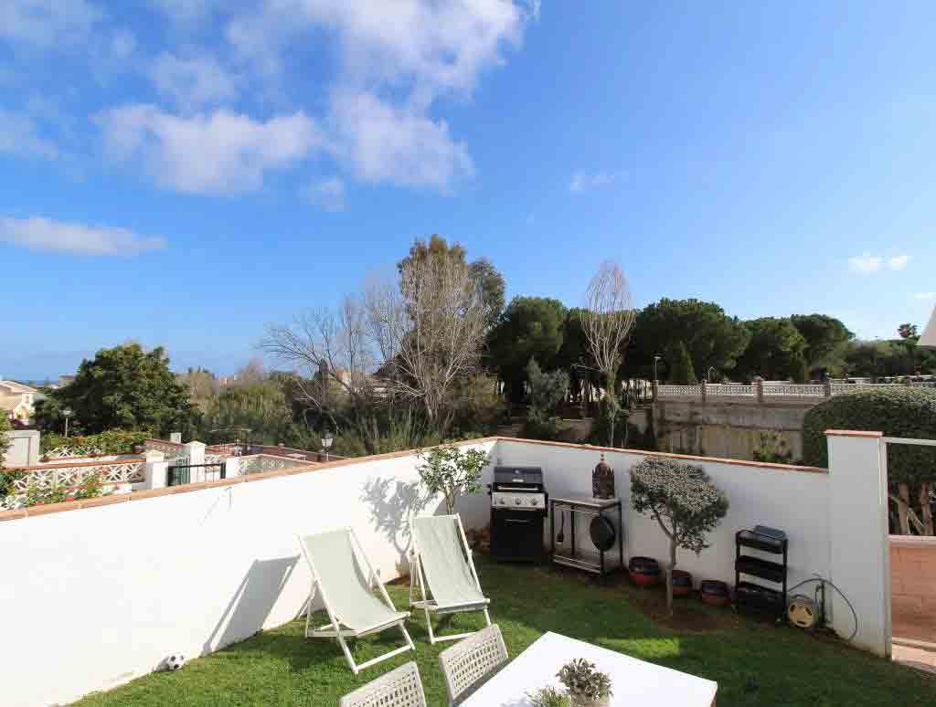 Outside, there's a spacious terrace for dining alfresco. Image: Propertissimo