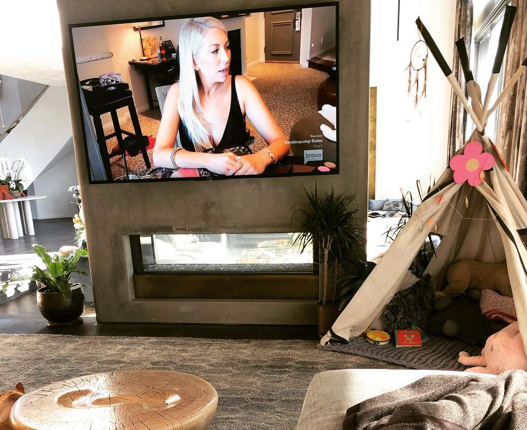 Chrissy Teigen's living room. Image: @chrissyteigen / Instagram