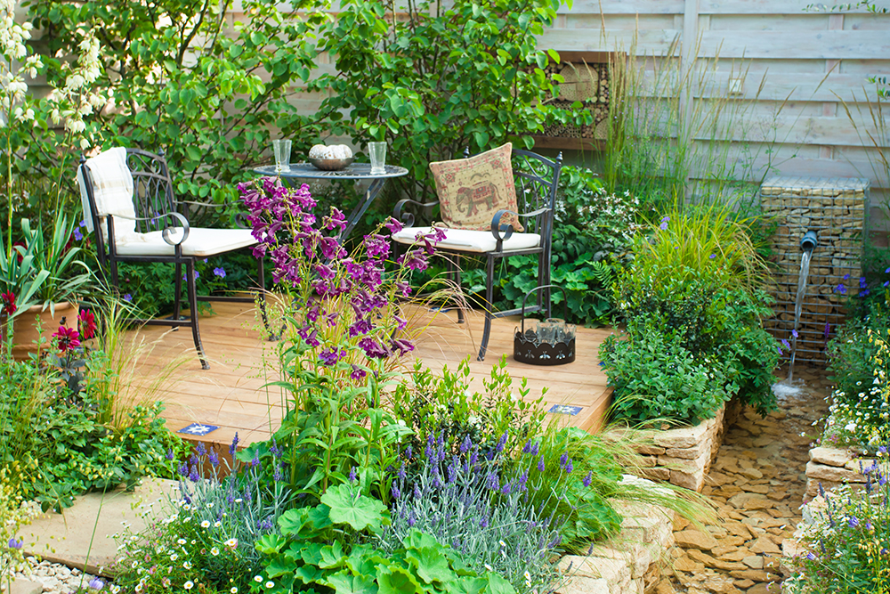 Garden decking with planting. Picture by Antonina Potapenko