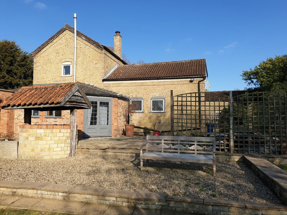 The £40k farmhouse. Image: Zoopla/Harriet & George