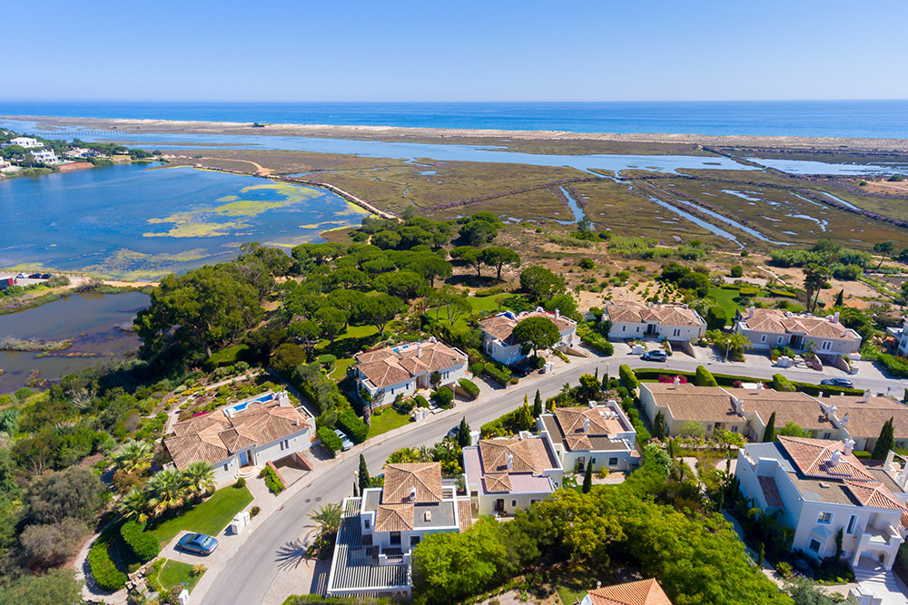 Three-bedroom semi detached for sale in the algarve