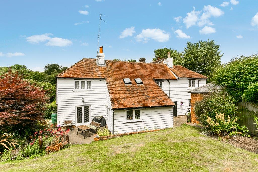 Three bedroom cottage for sale in Holden Corner Southborough