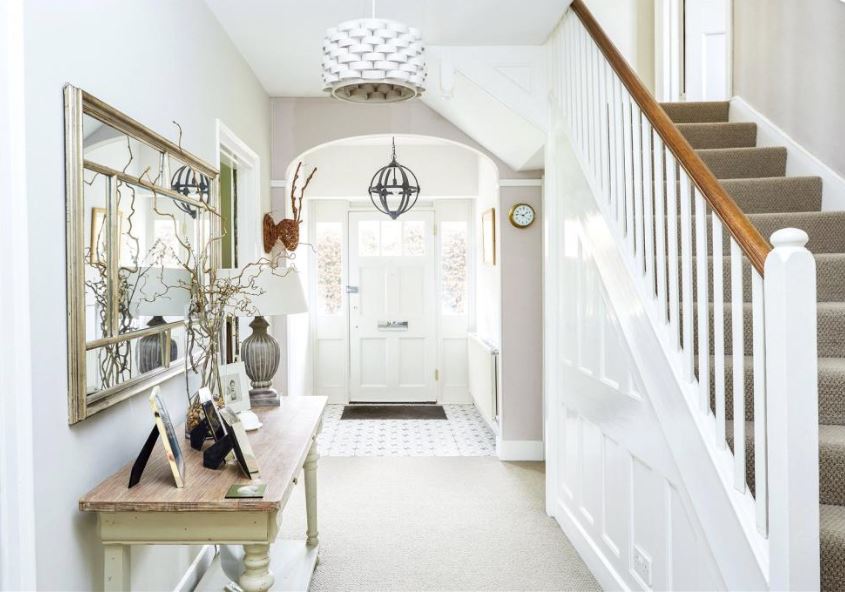 Five bedroom house for sale - The hallway