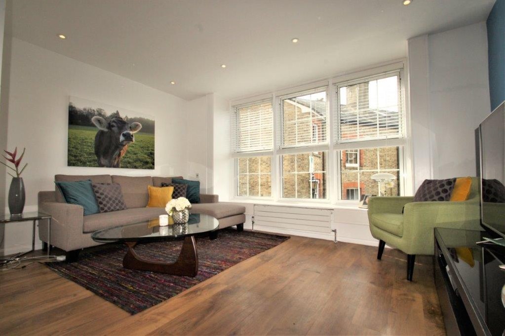 Townhouse for sale in Tunbridge Wells - living room