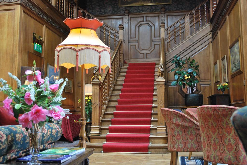 Lands of Loyal stately home for sale - Staircase