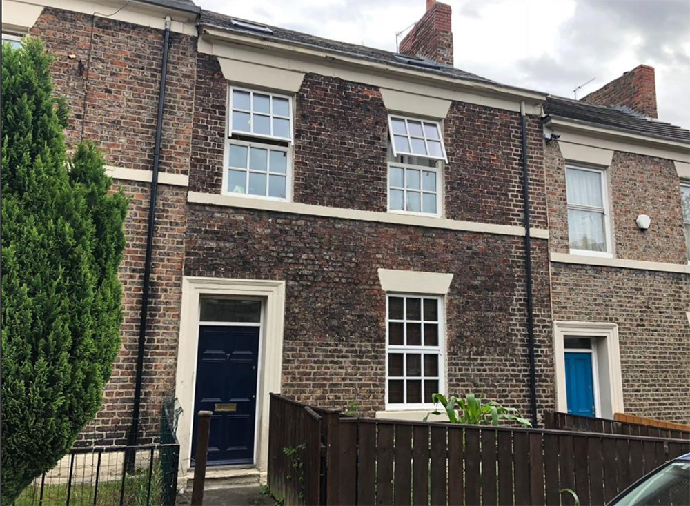 This huge 4-bed needs a refresh inside but it's a lot of space for £1000 a month. Image: Rightmove