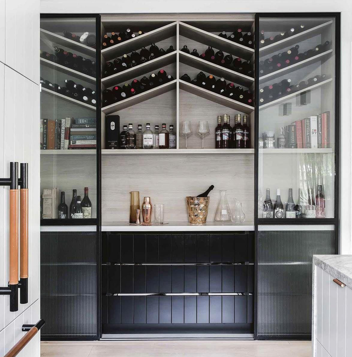 A home bar to die for. Image: @bellamumma / Instagram