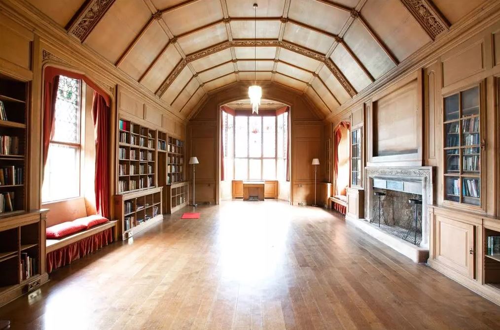 Complete with a vaulted ceiling, the spectacular library is the star of the show. Image: OnTheMarket