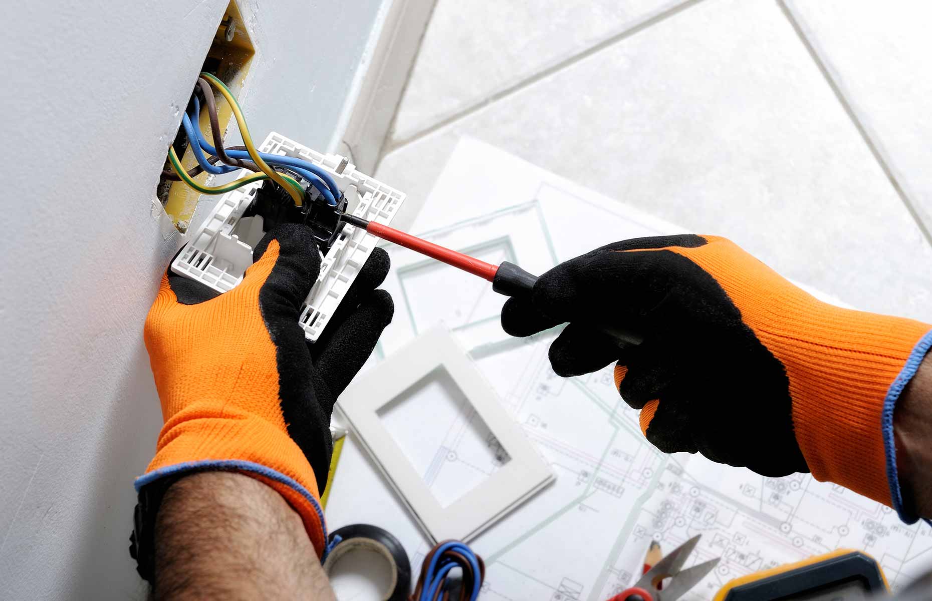 Electrician near me? How much an electrician costs around the UK