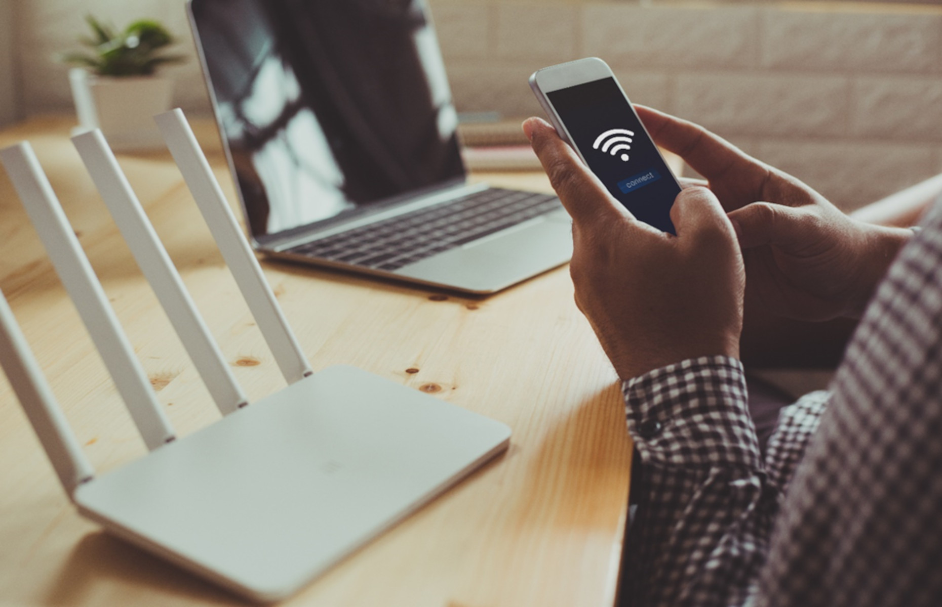 Work close to a home wifi router for best reception. Image: john snith / Shutterstock